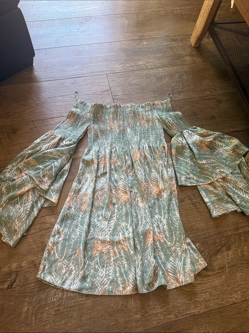 ILLA ILLA Sage Green and Peach Off-Shoulder Bell Sleeve Dress